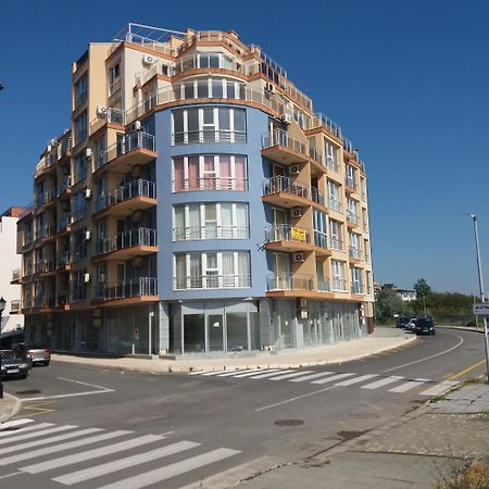 Golden Sea View Apartments Поморие Экстерьер фото