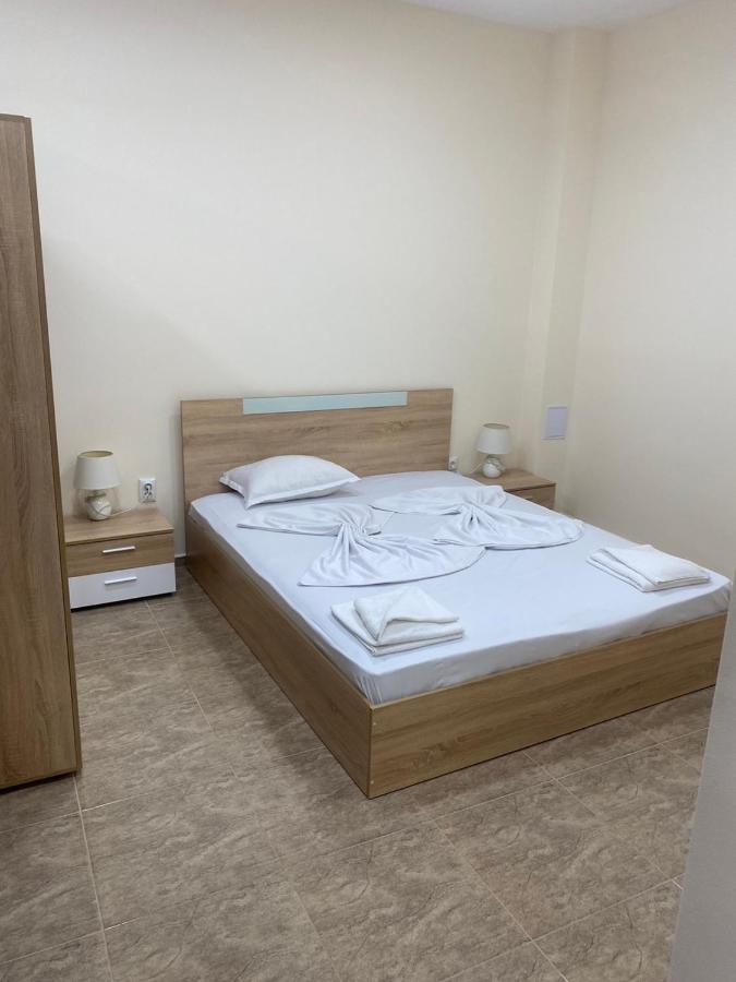 Golden Sea View Apartments Поморие Экстерьер фото
