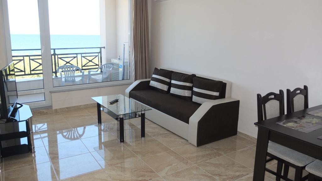 Golden Sea View Apartments Поморие Экстерьер фото