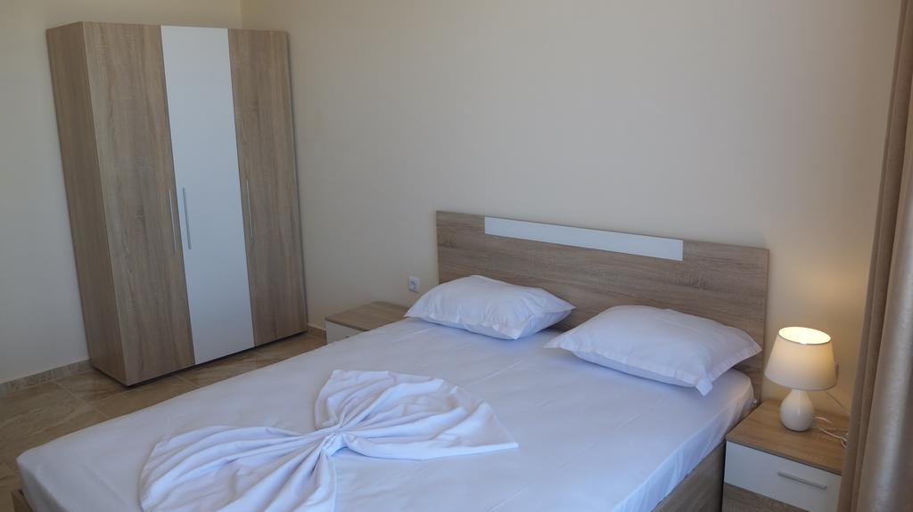 Golden Sea View Apartments Поморие Экстерьер фото