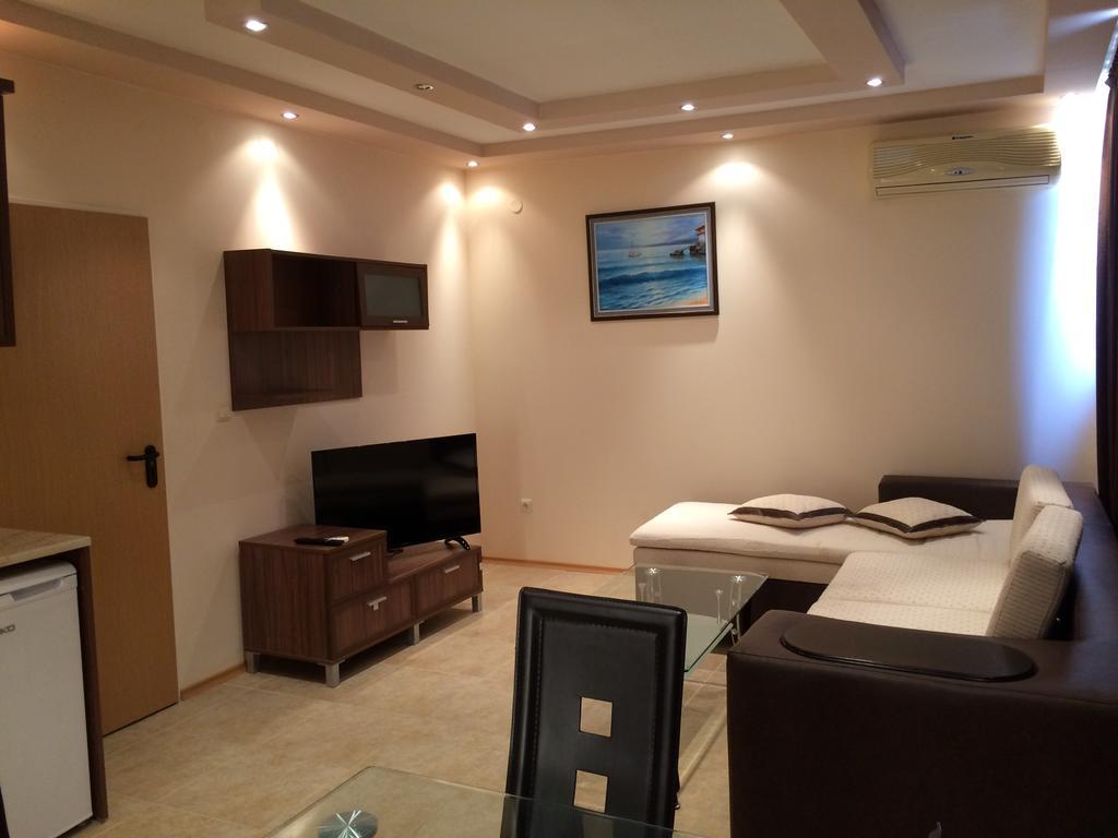 Golden Sea View Apartments Поморие Экстерьер фото