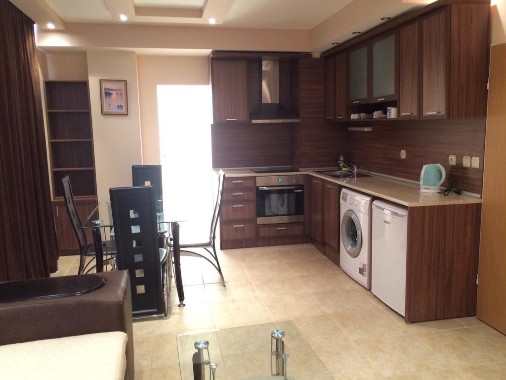 Golden Sea View Apartments Поморие Экстерьер фото