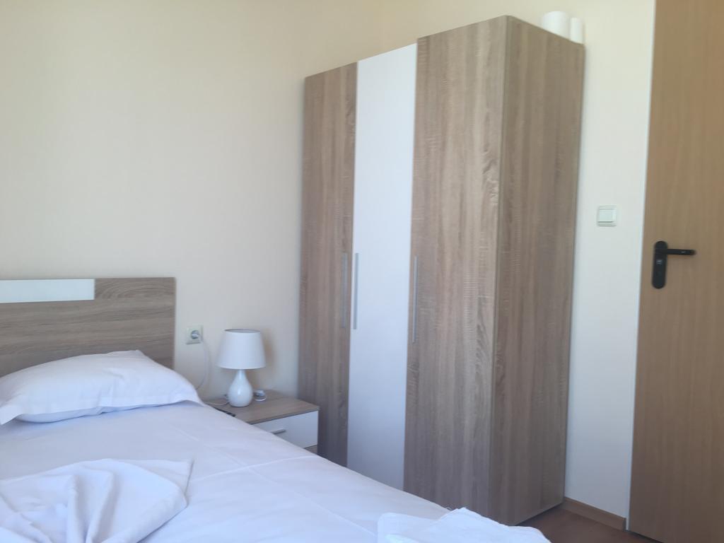 Golden Sea View Apartments Поморие Экстерьер фото