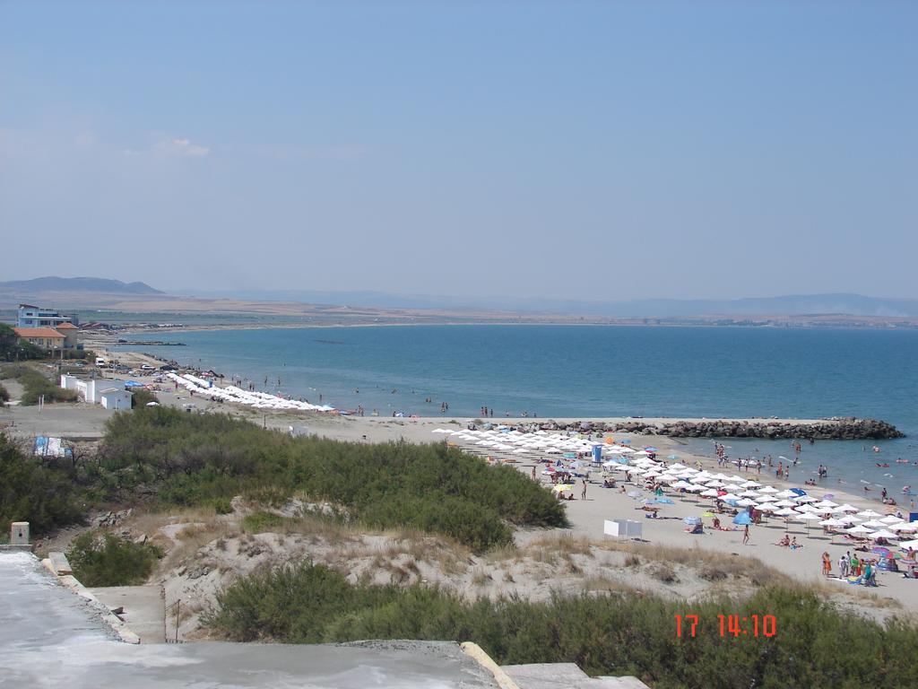 Golden Sea View Apartments Поморие Экстерьер фото