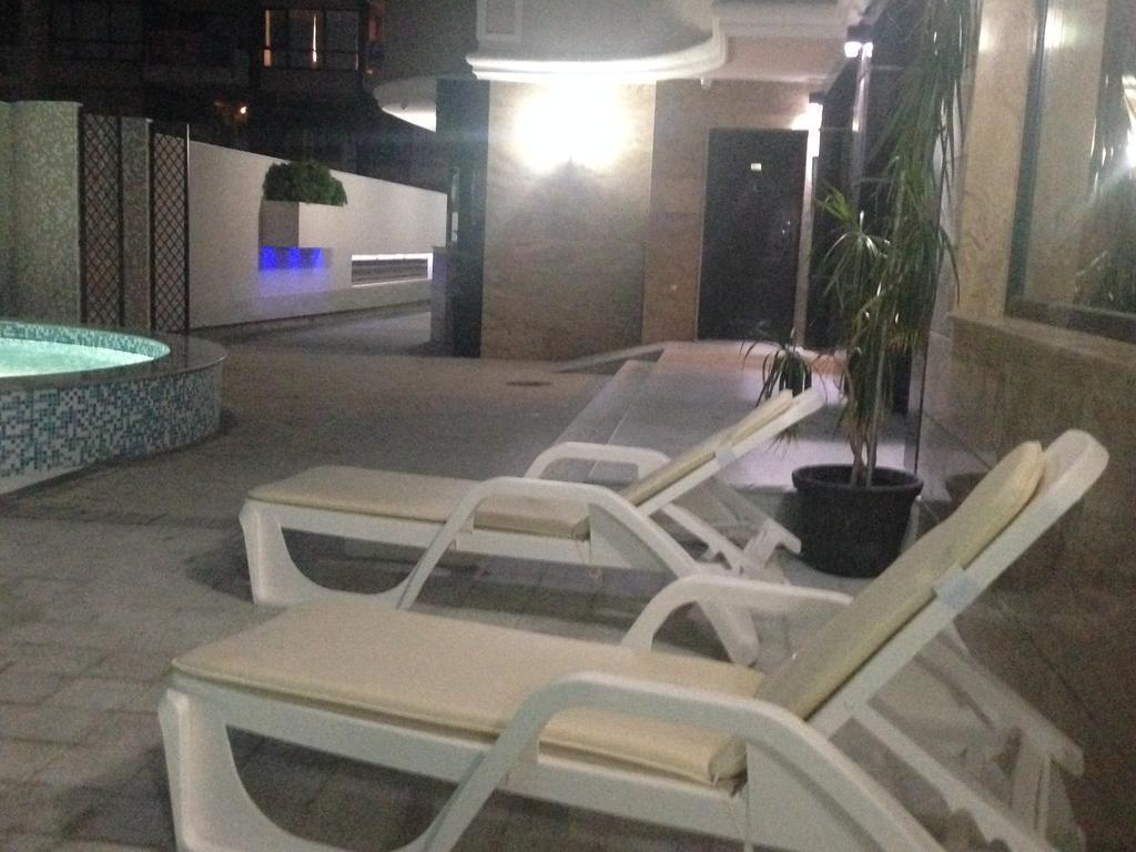Golden Sea View Apartments Поморие Экстерьер фото